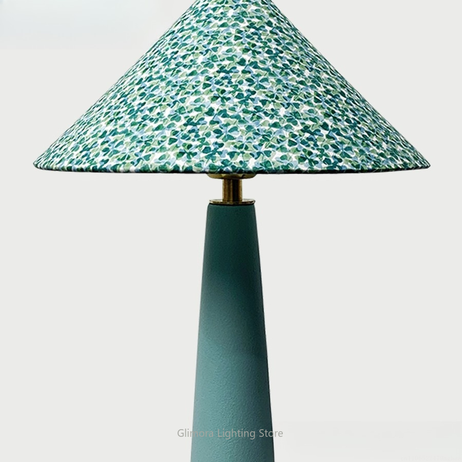 Lampada da tavolo a forma di o - Century Textile & Sewing Supply By Owner recensione e prezzo