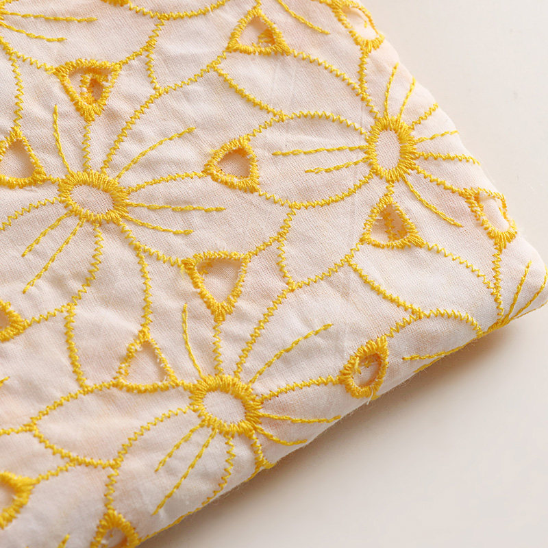 Tessuto in Pizzo Traforato 100 - Sewing Eyelet Fabric recensione e prezzo